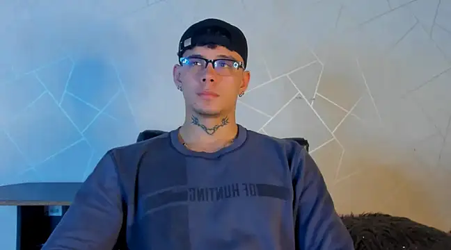 NoahhBrown online show from December 10, 3:09 am