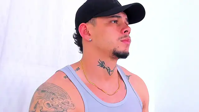 NoahhBrown online show from October 29, 3:42 am