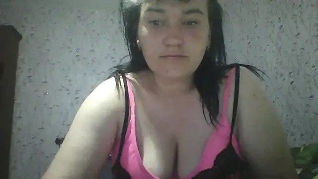 Snapshot of HollyLaBerry chatting on June 14, 5:53 am HollyLaBerry online show from June 14, 5:53 am