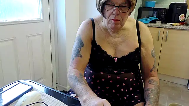 samanthasissieuk online show from March 5, 7:59 am