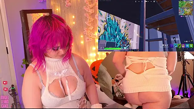 Snapshot of Angel-Lewd-Cake chatting on October 17, 11:40 pm Angel-Lewd-Cake online show from October 17, 11:40 pm