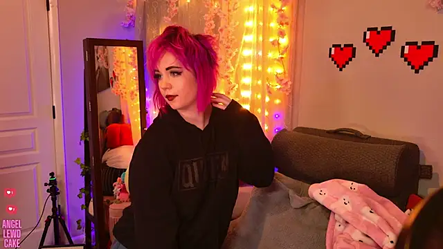 Snapshot of Angel-Lewd-Cake chatting on November 1, 7:32 am Angel-Lewd-Cake online show from November 1, 7:32 am