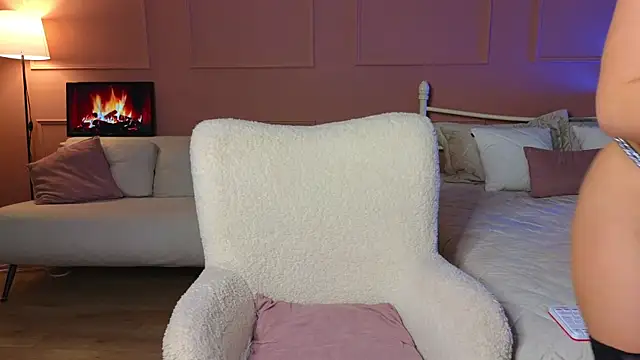 Lina-hill online show from February 23, 5:50 pm