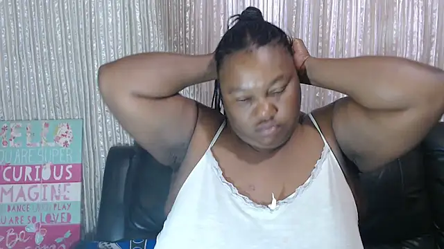 MATUREBUSSTY online show from December 2, 3:01 am