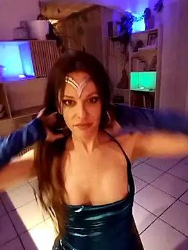 Snapshot of Luna_Kitanna chatting on February 2, 3:32 am Luna Kitanna online show from February 2, 3:32 am