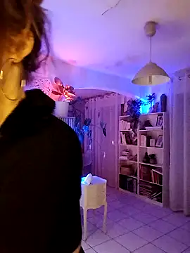 Snapshot of Luna_Kitanna chatting on November 10, 10:31 pm Luna Kitanna online show from November 10, 10:31 pm