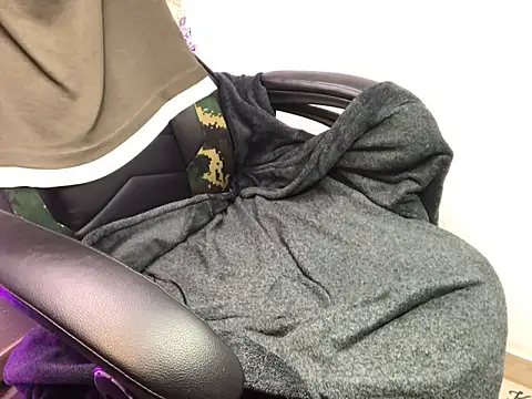 layneinchains online show from October 13, 7:52 am