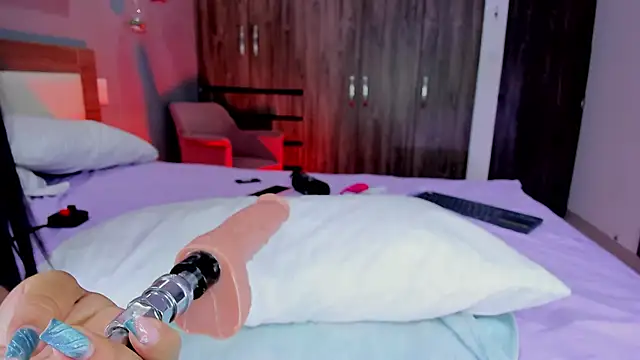 hannnasmith online show from January 19, 1:53 am