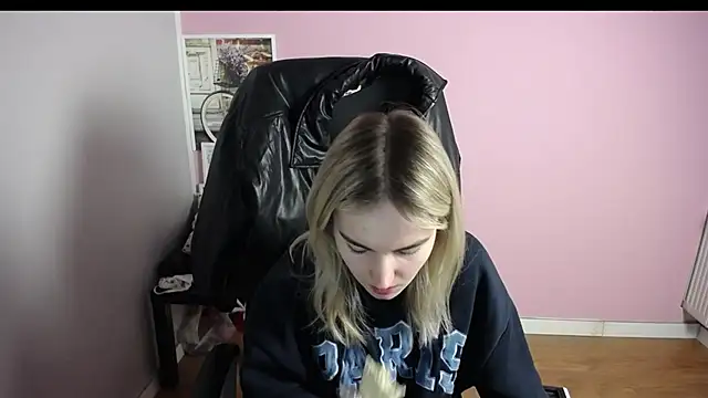 viktoria lovely online show from February 16, 6:31 am