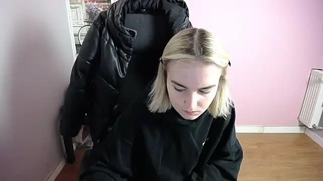 viktoria lovely online show from February 18, 8:43 am