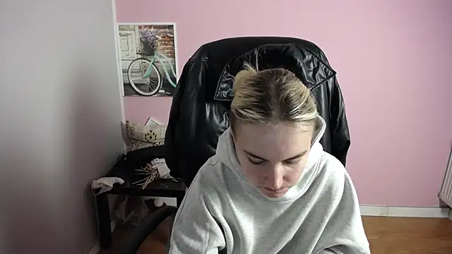 viktoria lovely online show from April 2, 7:17 am