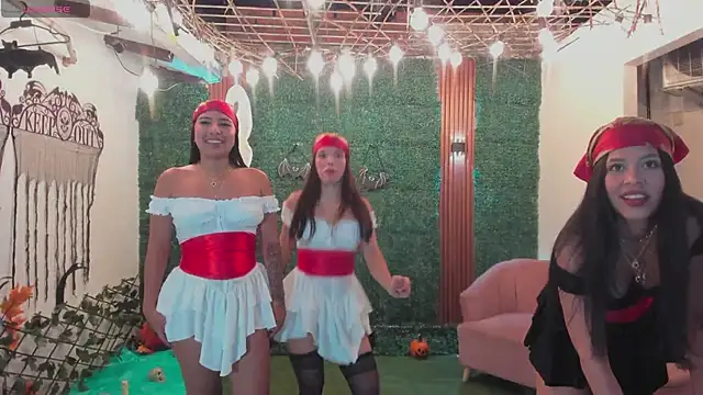 aidaadams online show from October 31, 4:13 am