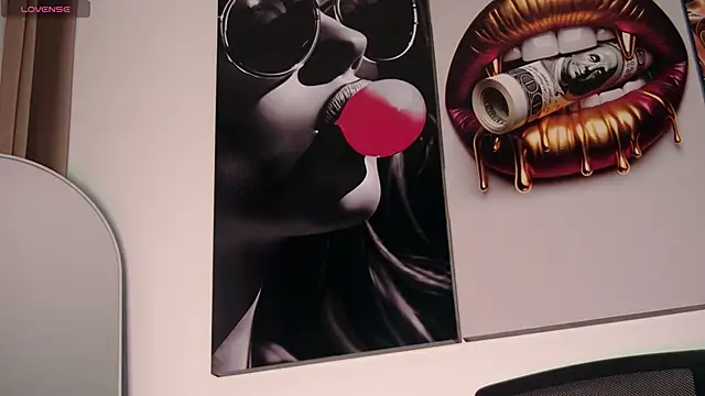 aidaadams online show from December 1, 11:26 am