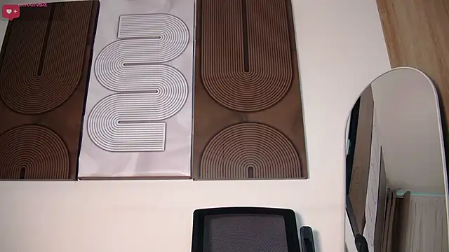 aidaadams online show from March 9, 11:25 am