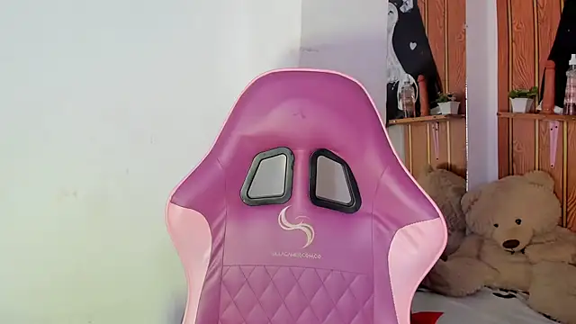 Alika01 online show from December 1, 1:38 pm