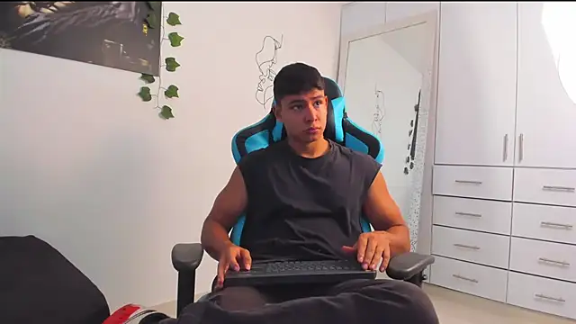 Bray Kevin online show from March 4, 3:48 pm