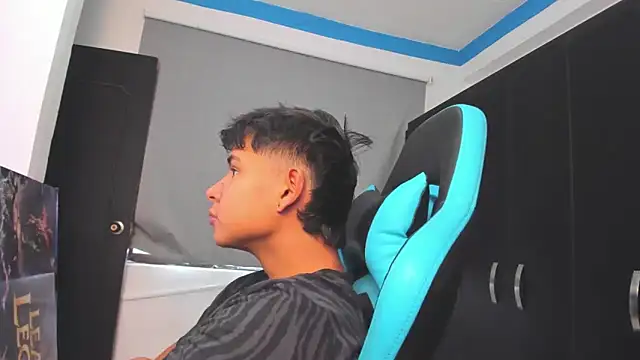 Bray Kevin online show from October 31, 5:14 pm