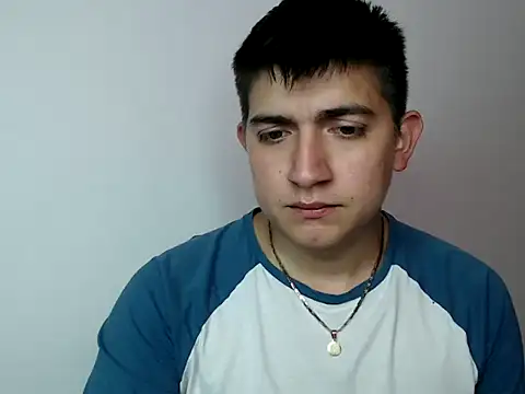Snapshot of Andres02Smile chatting on May 11, 9:12 pm Andres02Smile online show from May 11, 9:12 pm