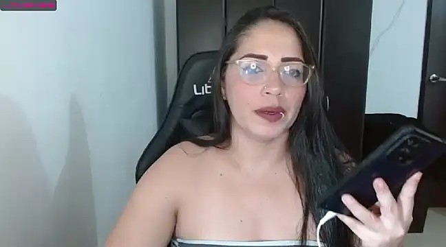 natashasmithe online show from December 10, 3:09 am