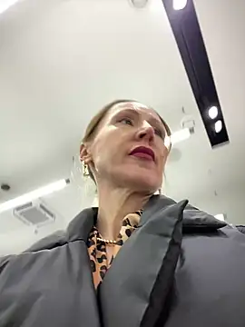 Snapshot of LauraDavis chatting on January 15, 4:32 pm LauraDavis online show from January 15, 4:32 pm