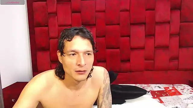 Couple No Limits online show from November 4, 1:54 pm