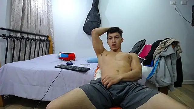 Snapshot of Iam_yourbabyprincess_XD chatting on January 22, 8:18 am Iam yourbabyprincess XD online show from January 22, 8:18 am