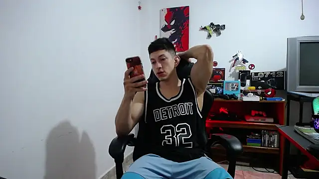 Snapshot of Iam_yourbabyprincess_XD chatting on February 4, 5:13 am Iam yourbabyprincess XD online show from February 4, 5:13 am