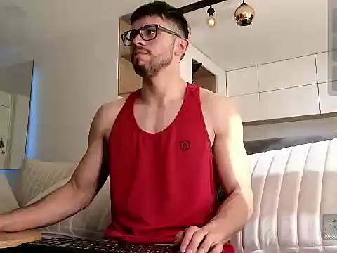 Snapshot of Phantom_Bigger1 chatting on December 15, 1:26 pm Phantom Bigger1 online show from December 15, 1:26 pm