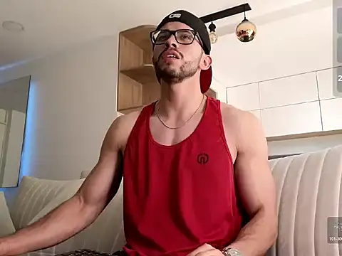 Snapshot of Phantom_Bigger1 chatting on December 16, 2:44 pm Phantom Bigger1 online show from December 16, 2:44 pm