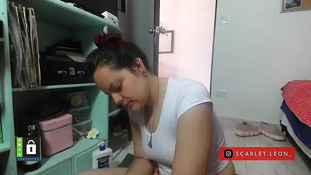 Scarletleon77 online show from November 29, 2:53 pm