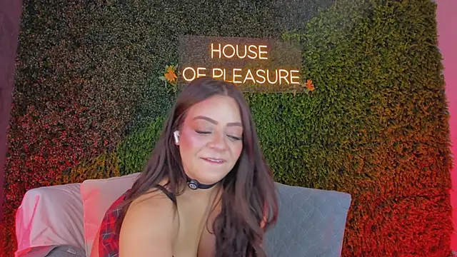 sarah-bonneth online show from February 26, 11:42 am