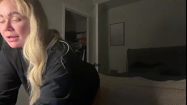 ElenaErickson online show from November 12, 4:35 am