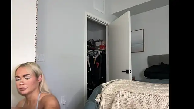 ElenaErickson online show from January 7, 8:33 pm