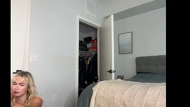 ElenaErickson online show from March 4, 7:53 pm