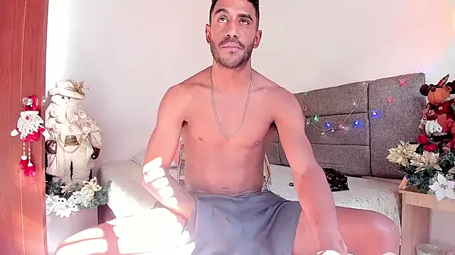 Snapshot of tom_colinn chatting on November 29, 8:01 pm tom colinn online show from November 29, 8:01 pm