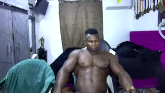 Snapshot of MedellinBlackx chatting on October 10, 12:53 am MedellinBlackx online show from October 10, 12:53 am