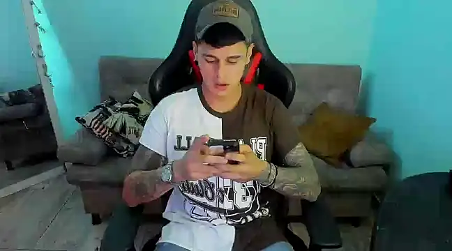 E Moon online show from December 30, 5:04 am