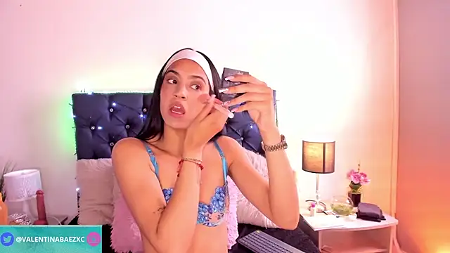 valentinabaez online show from January 21, 3:43 pm