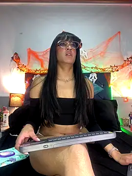 valentinabaez online show from November 1, 4:31 pm