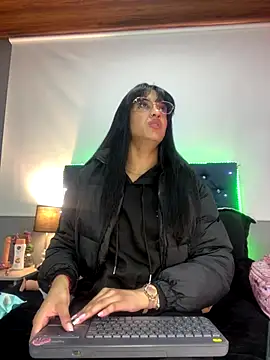 valentinabaez online show from November 11, 2:50 pm