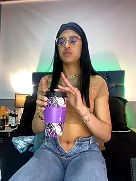 valentinabaez online show from November 26, 1:45 pm