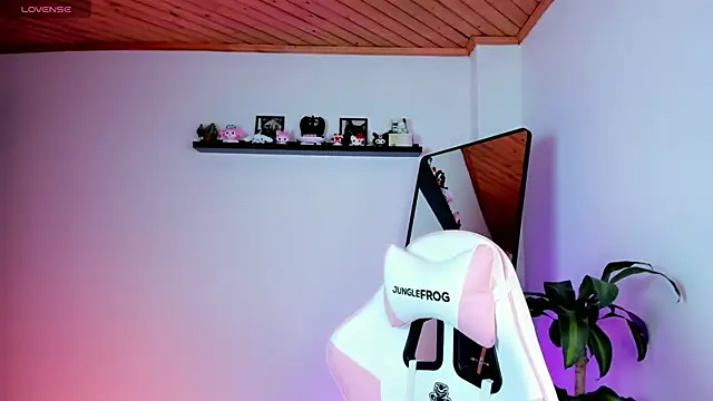 kali ka  online show from April 13, 8:25 pm