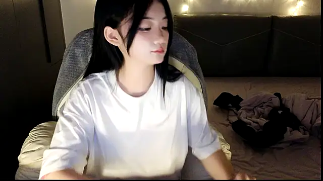 Snapshot of Jennie-007 chatting on October 19, 10:38 am Jennie-007 online show from October 19, 10:38 am