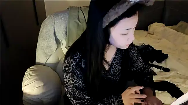 Snapshot of Jennie-007 chatting on December 16, 1:49 pm Jennie-007 online show from December 16, 1:49 pm