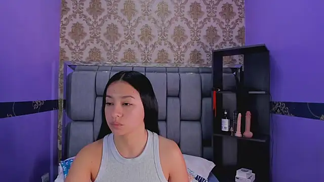 Lila Pinky online show from October 23, 1:10 pm