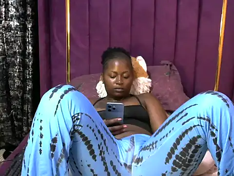 slender-qwene online show from December 4, 8:50 pm