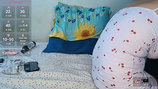 Snapshot of mrsmaira chatting on July 26, 1:29 pm mrsmaira online show from July 26, 1:29 pm