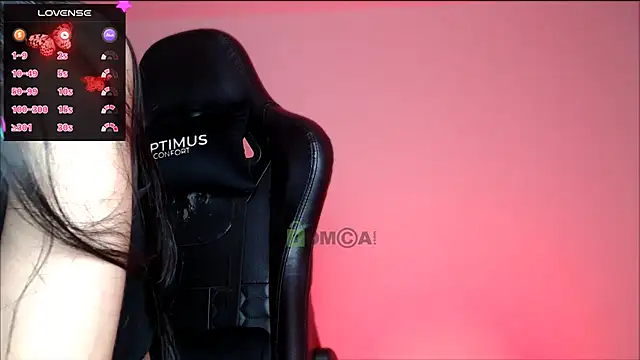 lilylouisee online show from February 18, 12:15 am