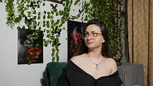 NaughtYHomemadE online show from November 5, 9:26 pm