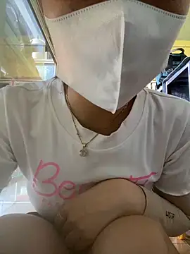 Snapshot of Rosa_998 chatting on May 7, 1:11 am Rosa 998 online show from May 7, 1:11 am